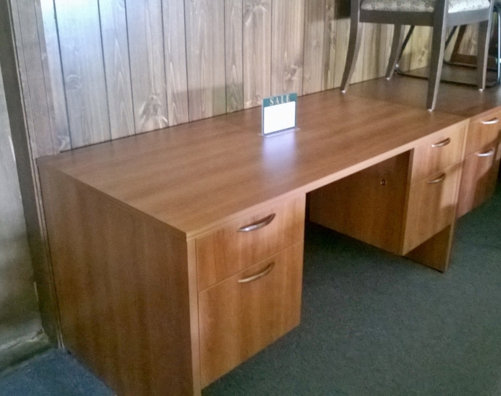 IOF UN6030D/BF/BF DBL PED DESK - CAP CHERRY