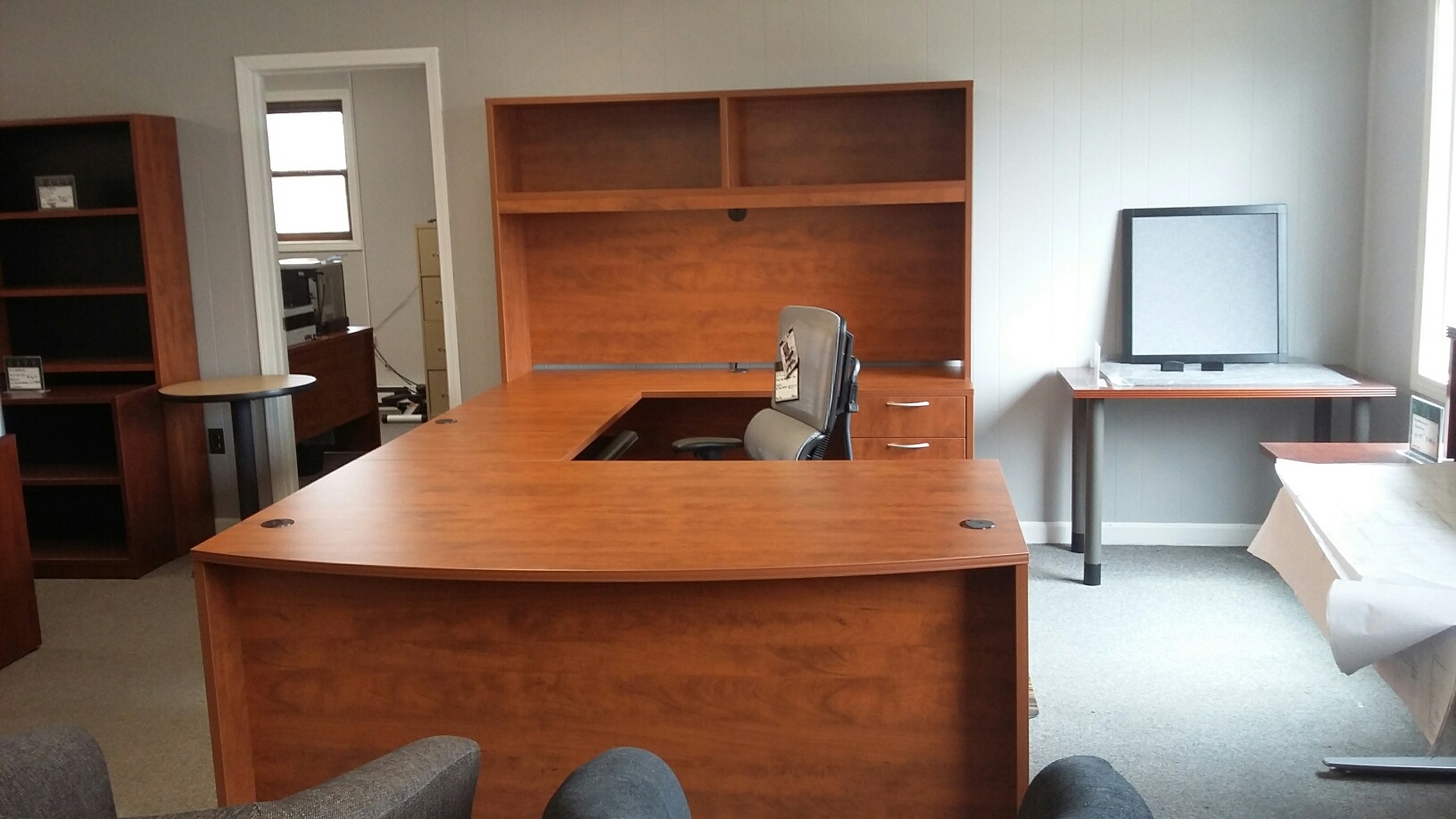 IOF EXECUTIVE WORKSTATION SHOWROOM SAMPLE - SUMMERFLAME