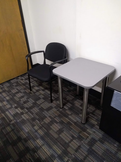 IOF CUSTOM 24X24X25 END TABLE