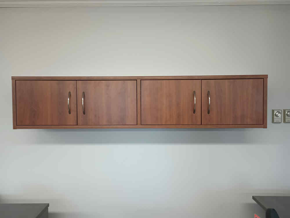 IOF UN72HUT/WM WALL-MOUNT HUTCH - DRC