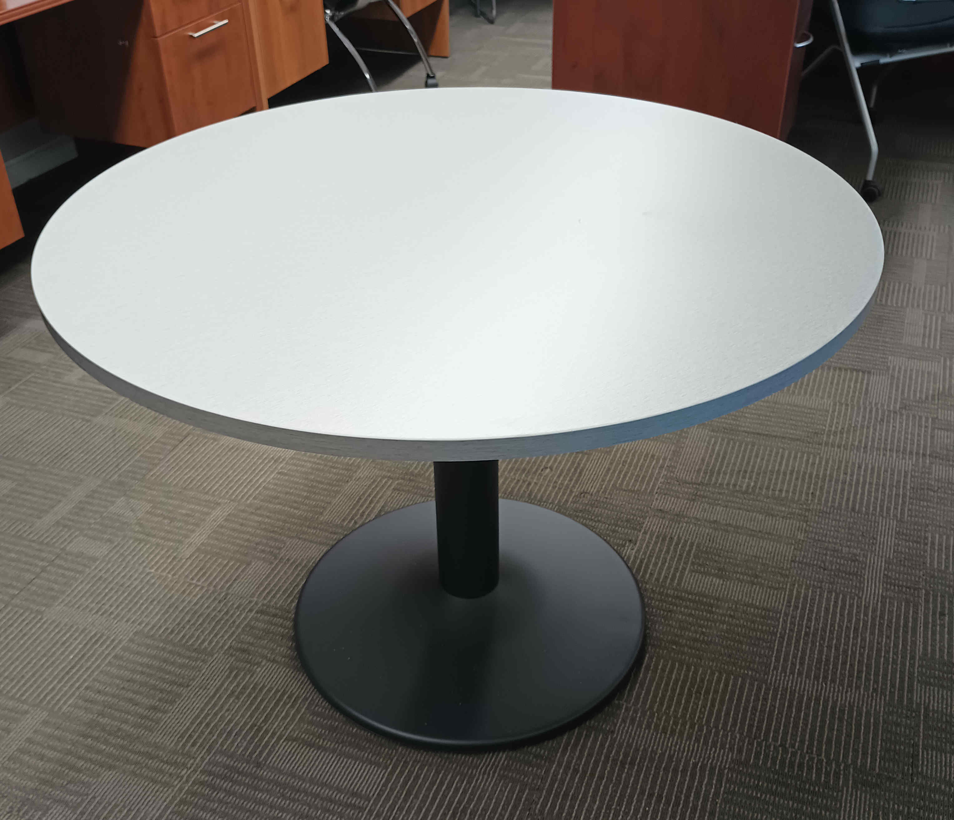 IOF RTR-42 42" ROUND TABLE - STAINLESS (TRUMPET BASE)