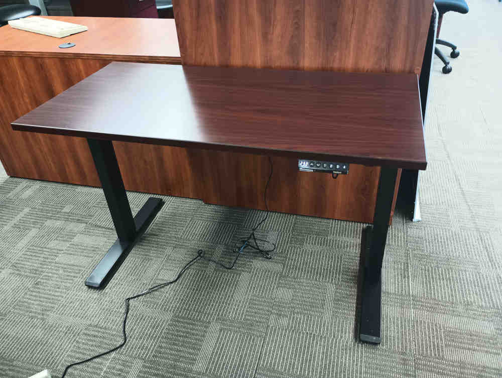 ELECTRIC HEIGHT DESK MAHOGANY 24 X 48