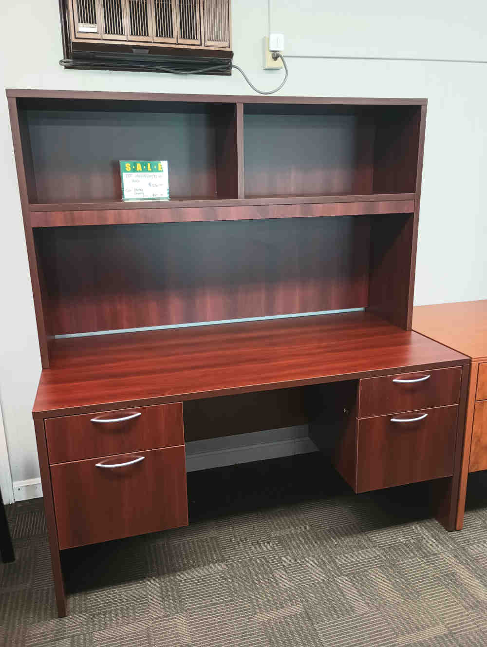 IOF UN6030D/BF/BF DESK - SHIRAZ CHERRY