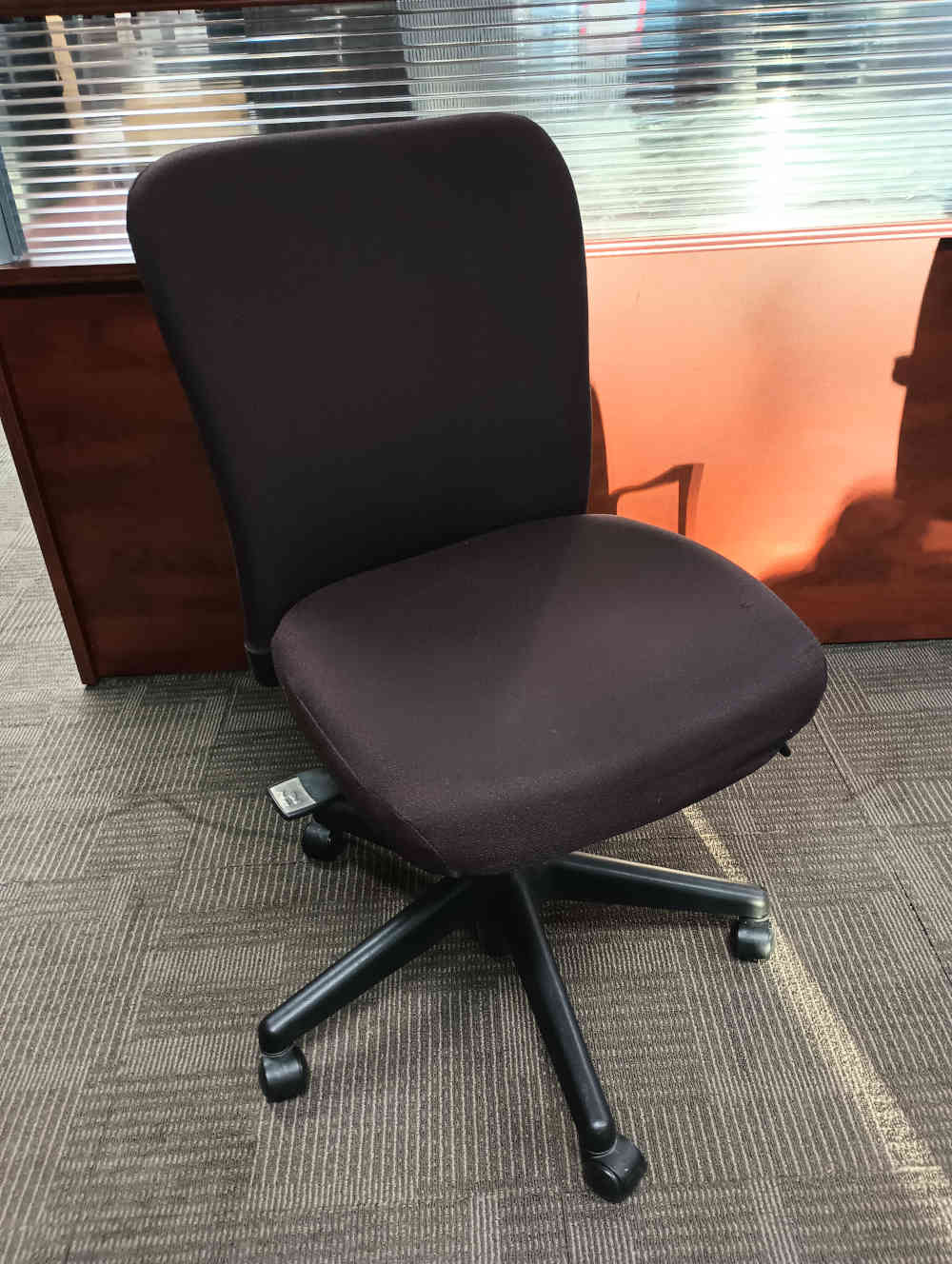 PRE-OWNED HAWORTH CHAIR