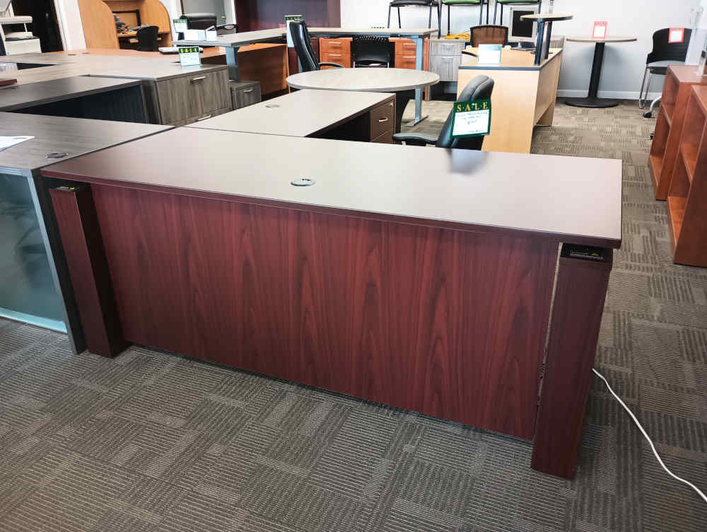 LLR 29 1/2X71 ADJ HEIGHT WORKSTATION W/RET - MAHOGANY