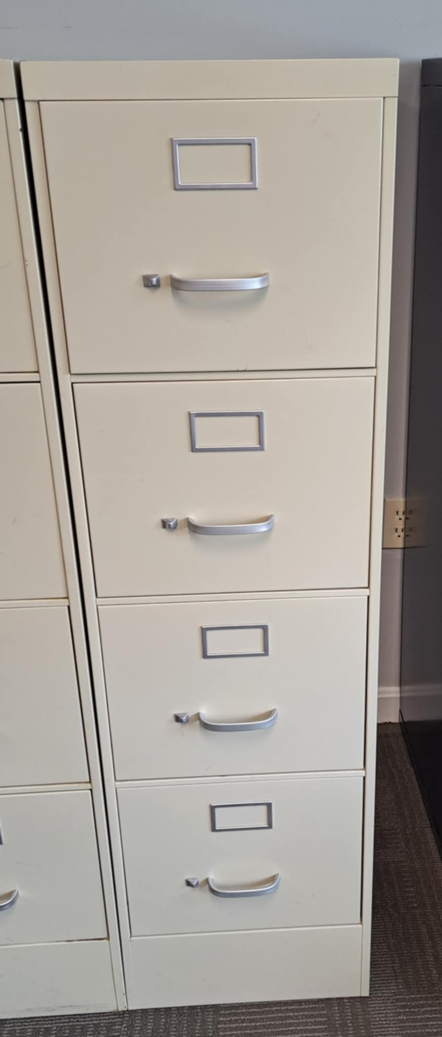 PRE-OWNED 4-DRAWER VERTICAL FILE - PUTTY