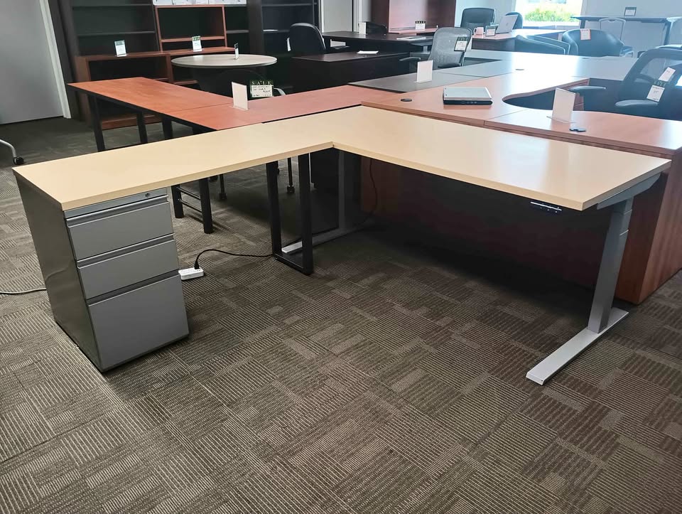 PRE-OWNED HERMAN MILLER ELECTRIC HEIGHT DESK