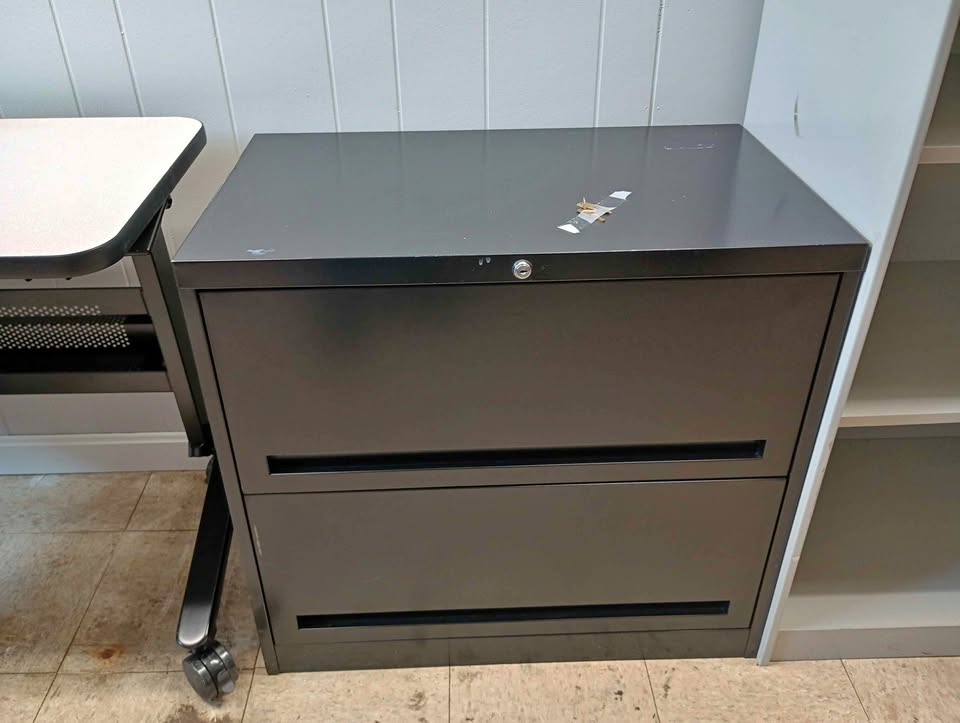 PRE-OWNED 30" 2-DRAWER LATERAL FILE
