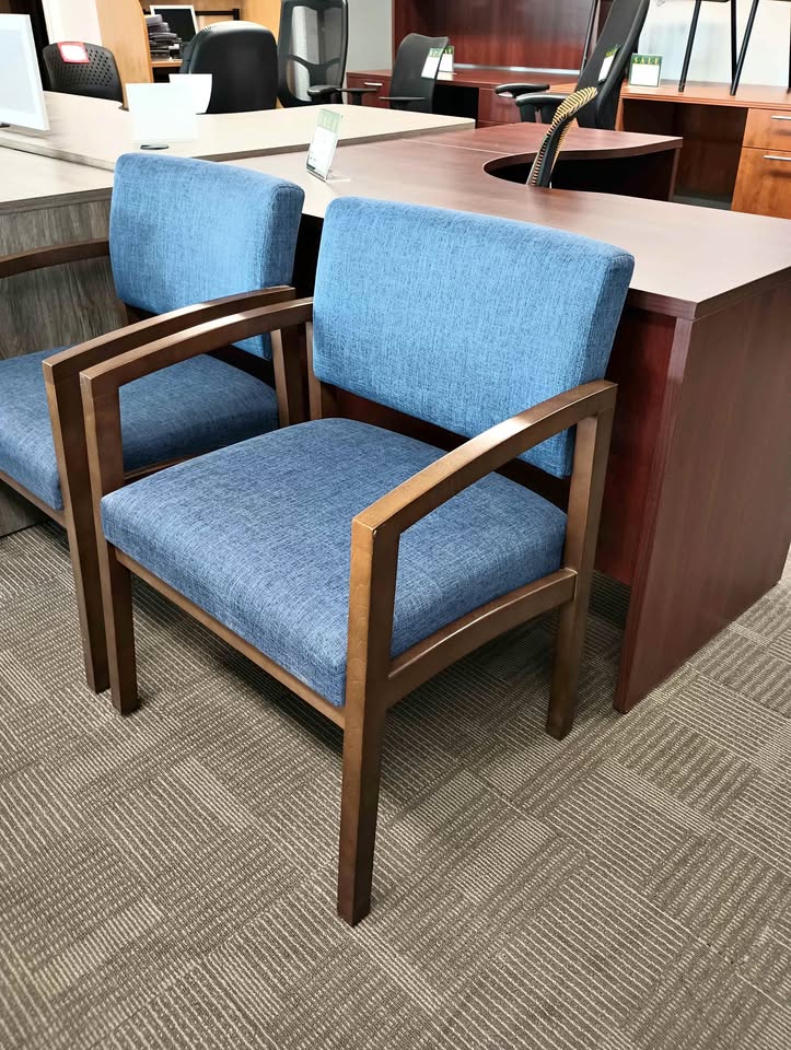 PRE-OWNED LESRO SIDE CHAIR 