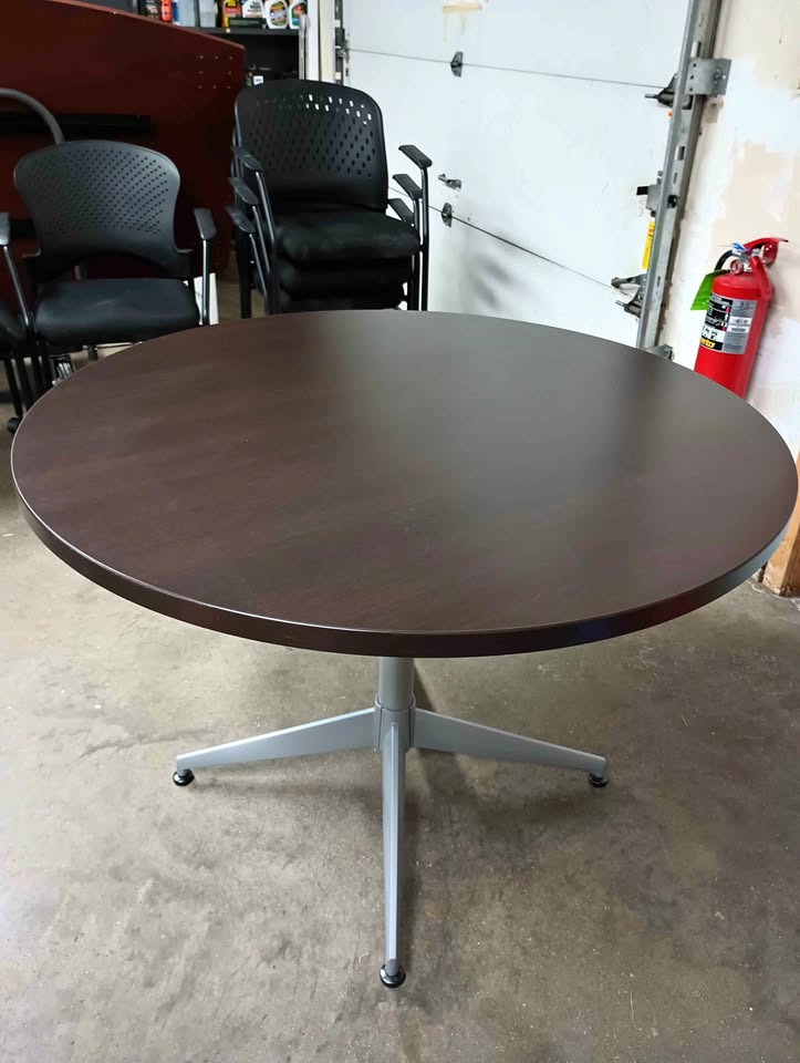 PRE-OWNED CONFERENCE TABLE