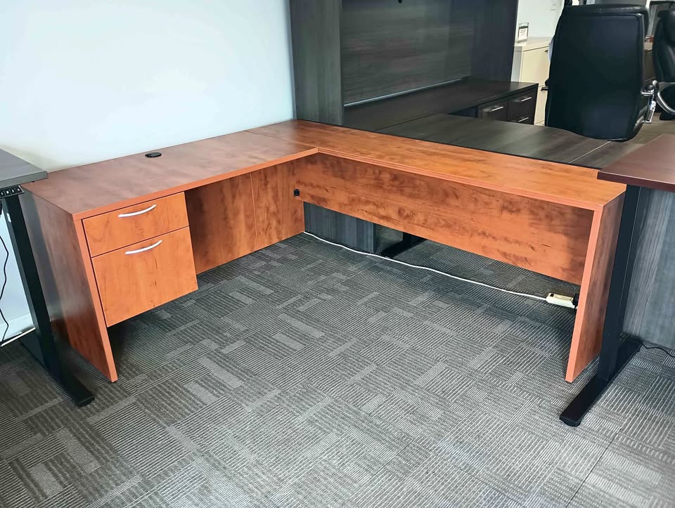 IOF L-SHAPED DESK 78X64